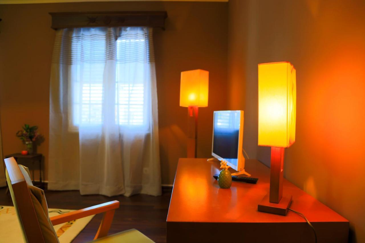 Bella Italia Populo Guest House Понта-Делгада Экстерьер фото